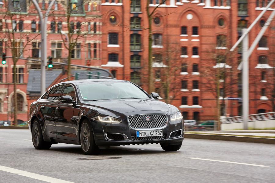  Jaguar XJ L Autobiography 2015 года  (WW) (фото 5 из 23)